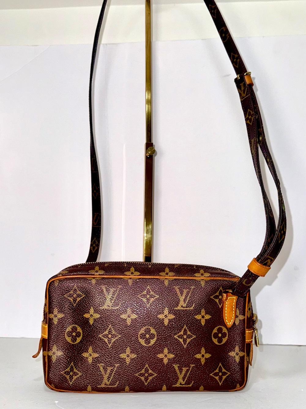 Louis Vuitton Monogram Canvas Crossbody Bag in Brown - Picture 4 of 15